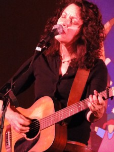 Lucy Kaplansky at the Outpost in the Burbs in Montclair, pic by Mr. C