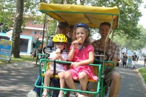 Kids & family enjoying ice cream among PUNK ISLAND 2010!