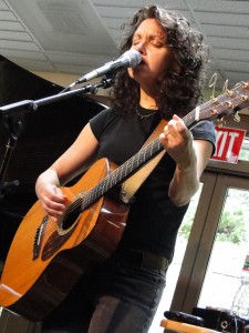 Lucy Kaplansky at Ringwood library (pics by Mr. C)