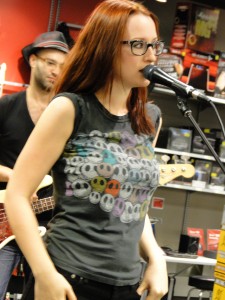 Ingrid Michaelson at Best Buy(pic by Mr. C of planetchocko.com)