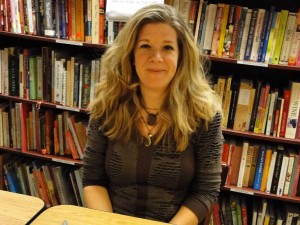 Dar Williams at Housing Works(pic by Mr. C)