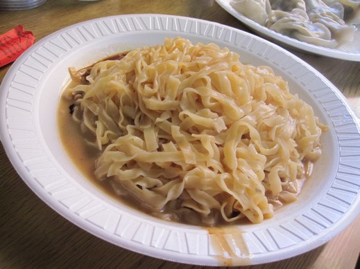 egg noodles w lpeanut sauce 519