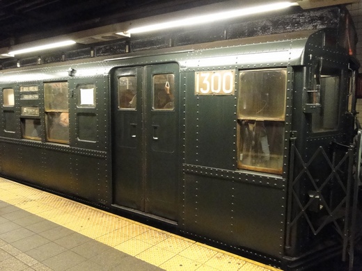 subway train outside 520